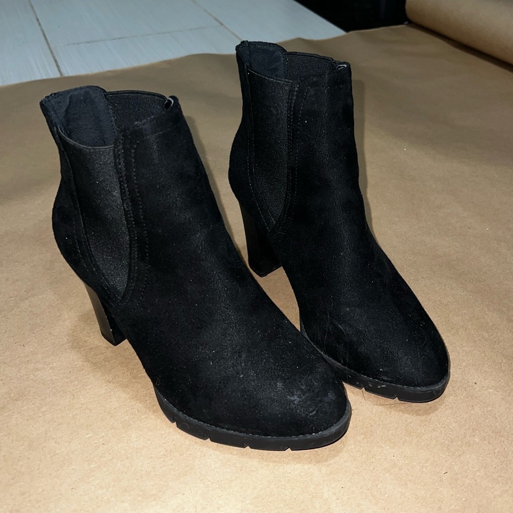 Forever 21 Booties Heeled